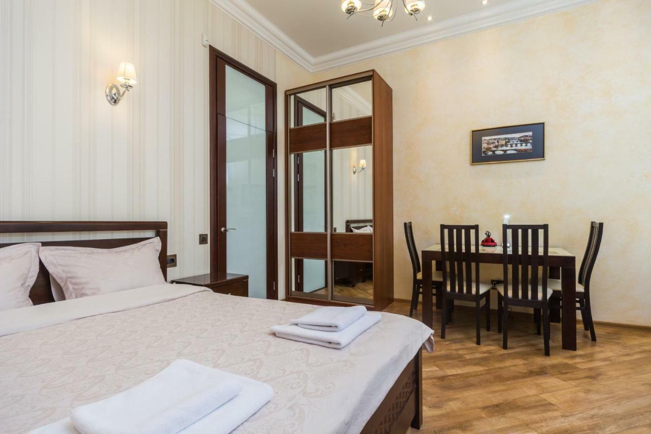 Apartamenty Na Sofievskoy Odessa Dış mekan fotoğraf